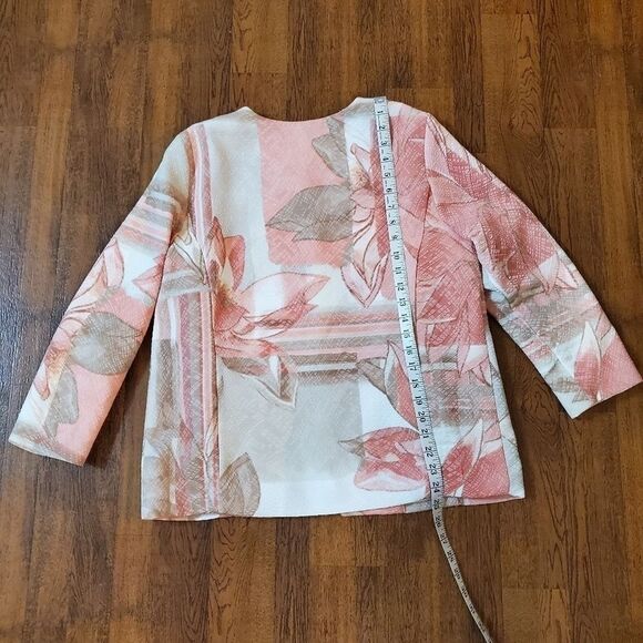 Alfred Dunner Women's Sz 10 La Dolce Vita Floral Patch Jacket Peach & Beige - Picture 7 of 7